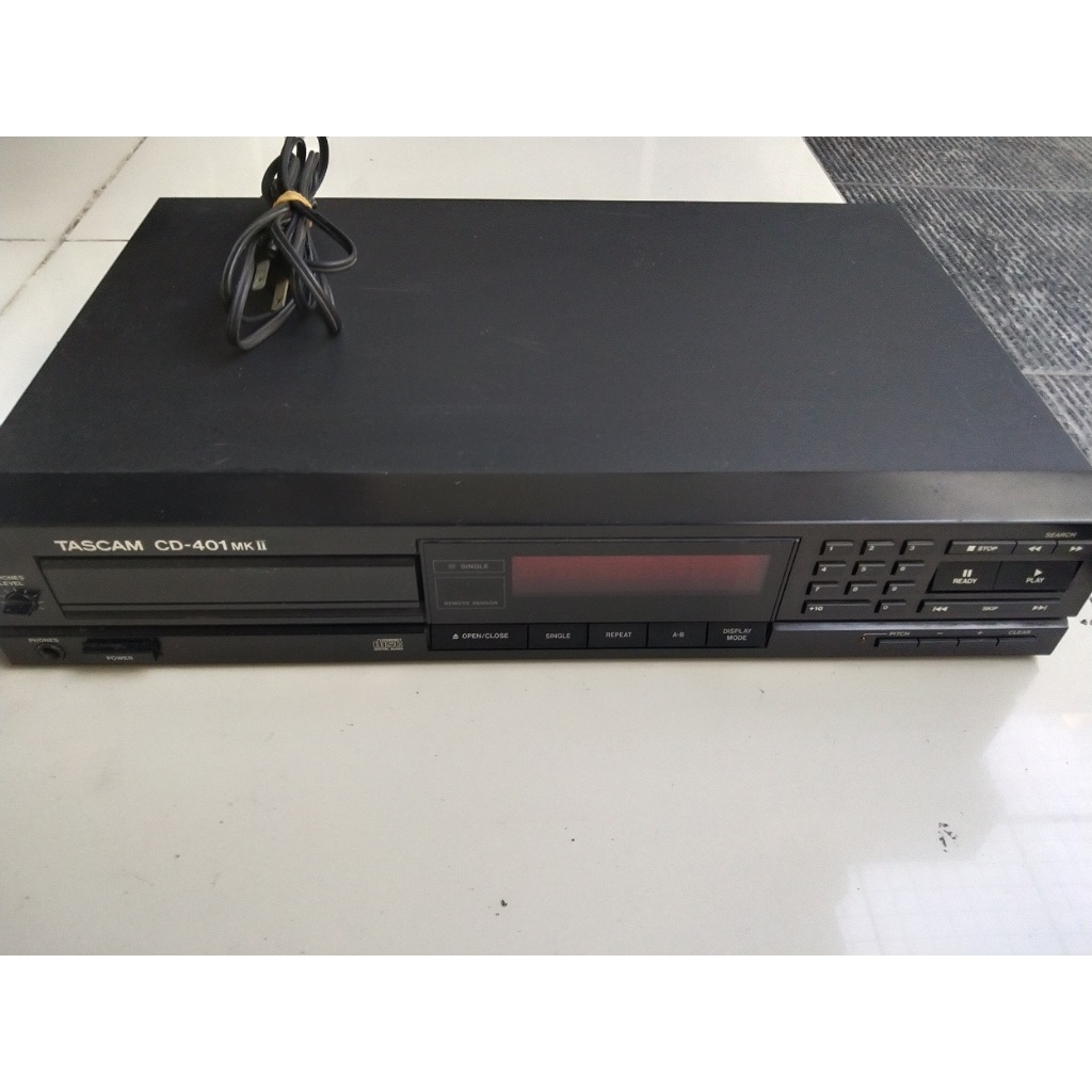 CD Player Tascam CD401 MK II (Kanibalan)