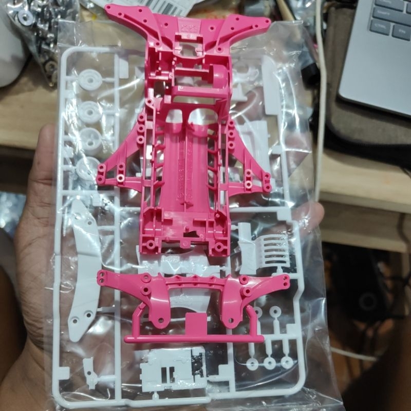 Tamiya Chassis Casis FMA Fm-a Pink + Gearbox FMA Putih + Akar Fm-a Pink