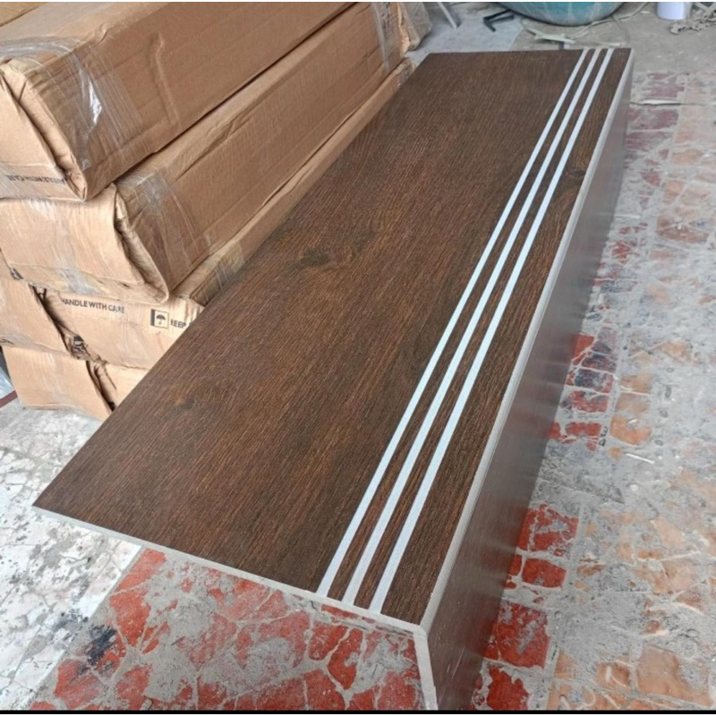 Granit keramik Tangga motif kayu ukuran 30x90 20x90 Stepnosing
