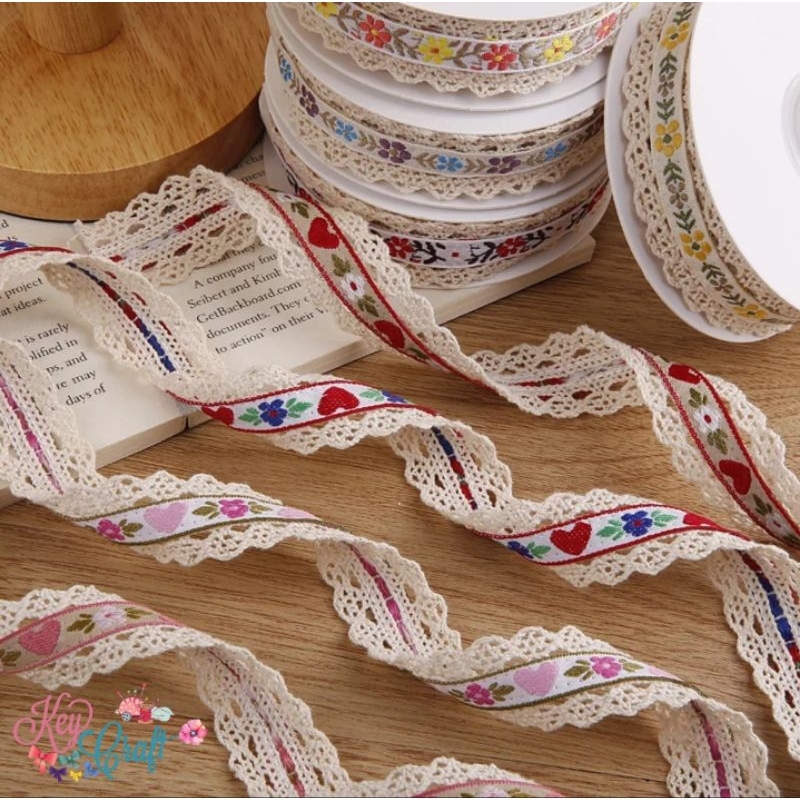 

Pita Lace Embroidered motif Floral Heart size 2,5cm (1yard)