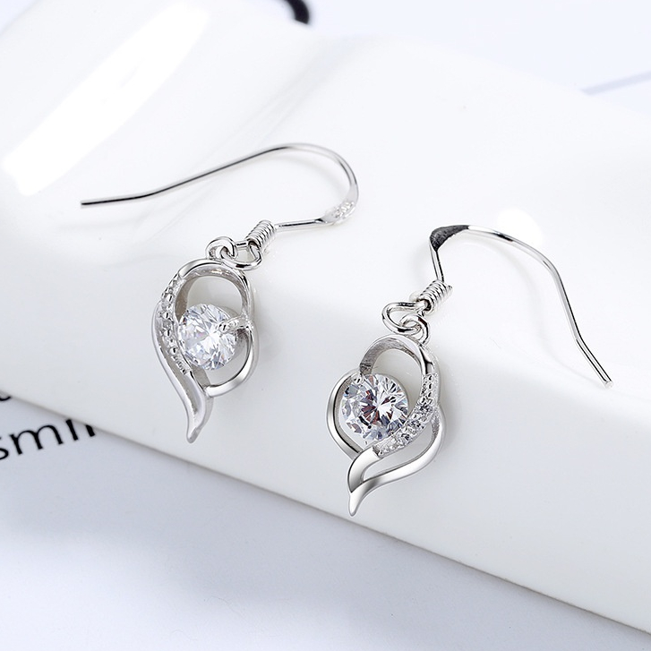 Anting Permata Berlian Anti Karat Perak Asli Anting Tindik Wanita Emas Putih Desain Klasik