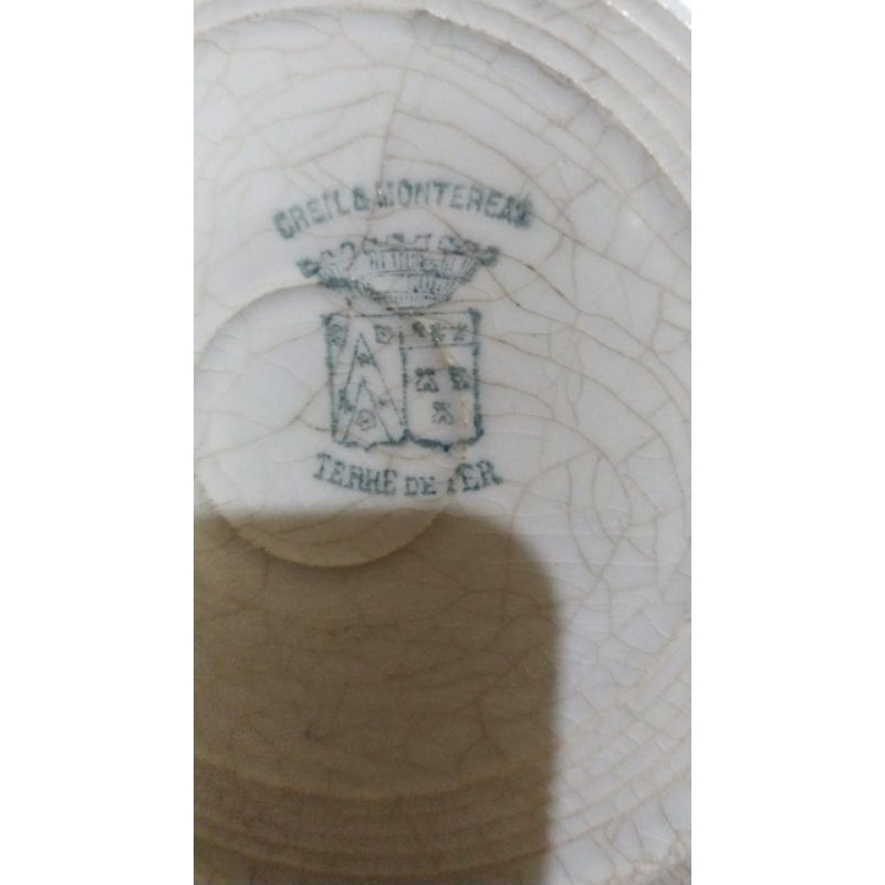 LAGI BU Piring kuno /jadul retak seribu berasal dari abad ke-18.