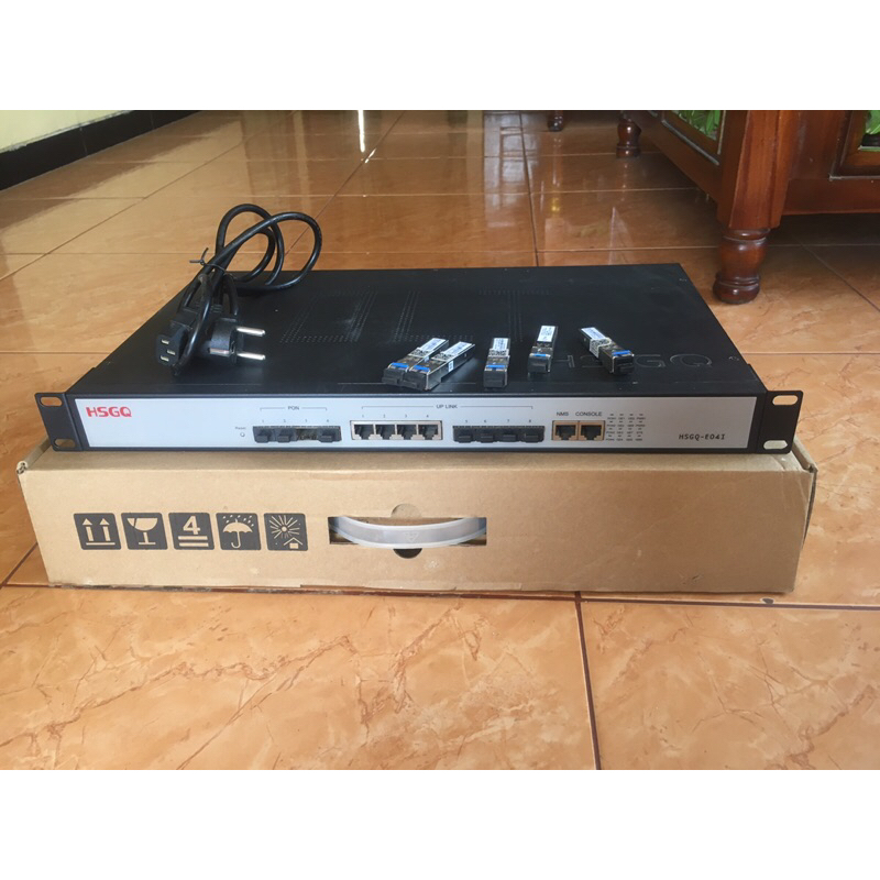 OLT EPON HSGQ-E04I 4 PON SFP 1G UPLINK. AC plus sfp module pX20*+++ free 5 SFP. second normal
