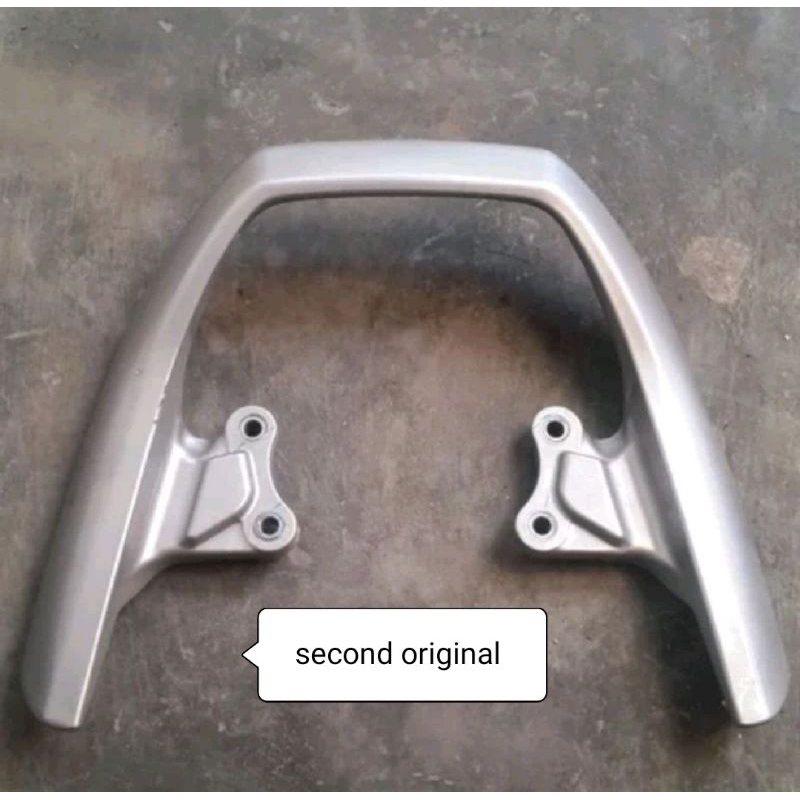 BEGEL BEHEL PEGANGAN JOK BELAKANG HONDA MEGAPRO MONOSHOCK NEW MEGAPRO ORIGINAL