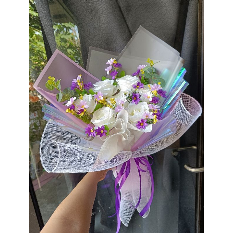 buket bunga mawar artificial palsu Surabaya