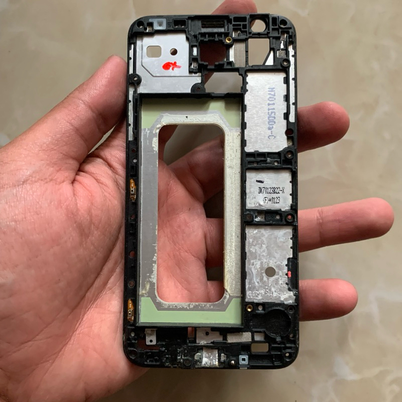 tatakan lcd bazel tengah samsung j5 prime ori copotan