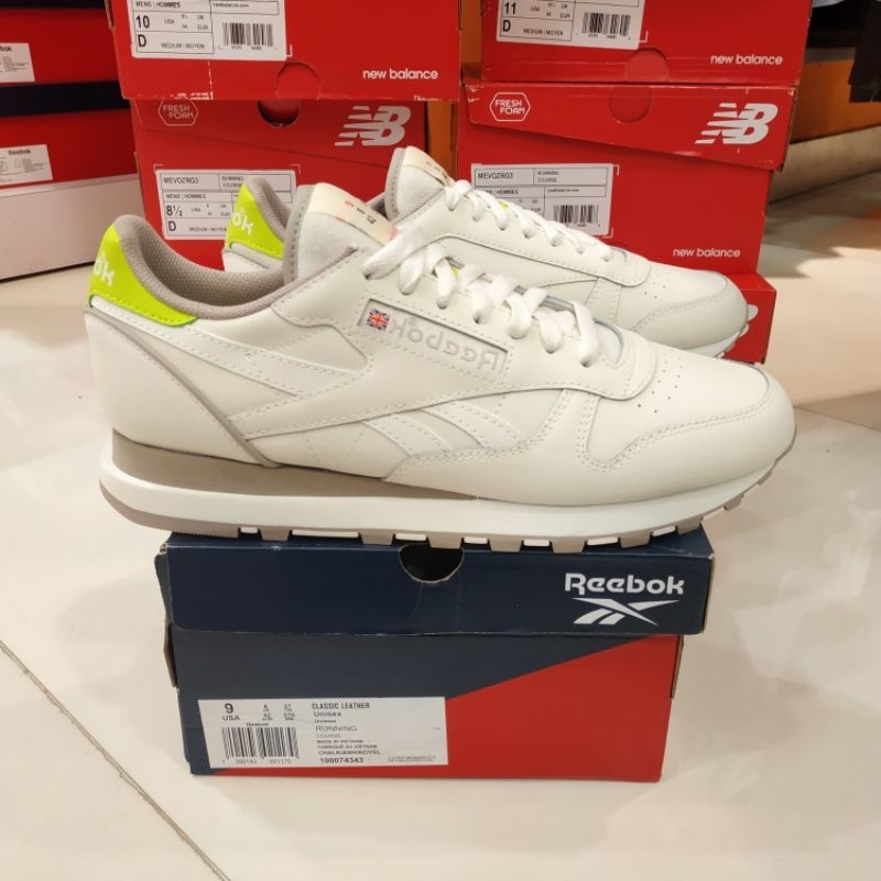 Sepatu Reebok Classic Leather Men's Chalk Original BNIB Resmi