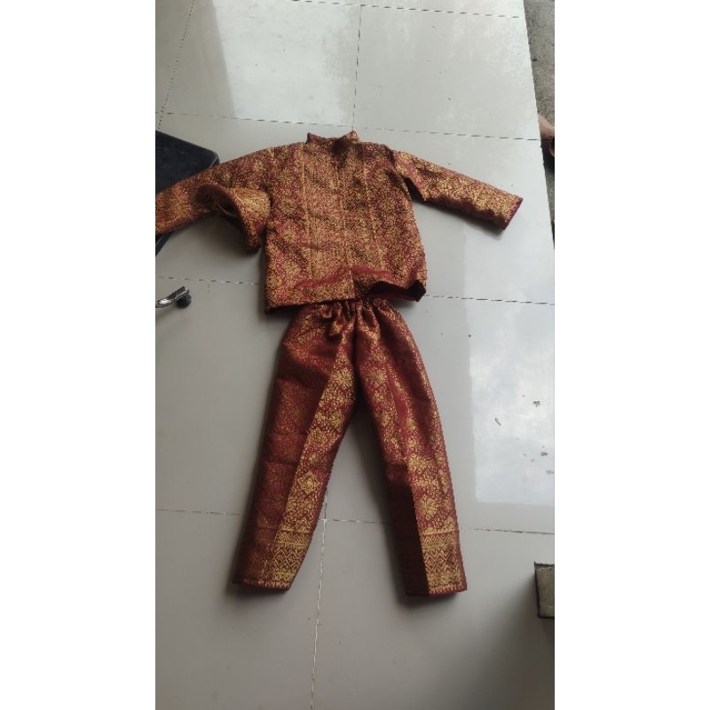baju anak sunat dan tanjak