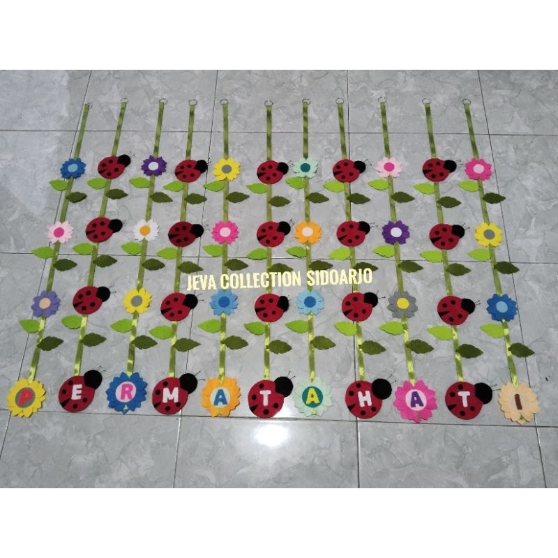 hiasan tirai jendela / hiasan kelas flanel