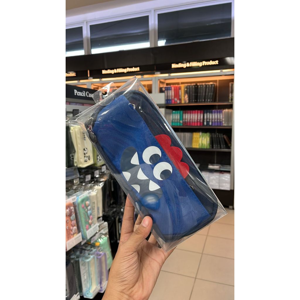 

Gramedia - KAKO PENCASE NAVY BOY CHARACTER 3MIX