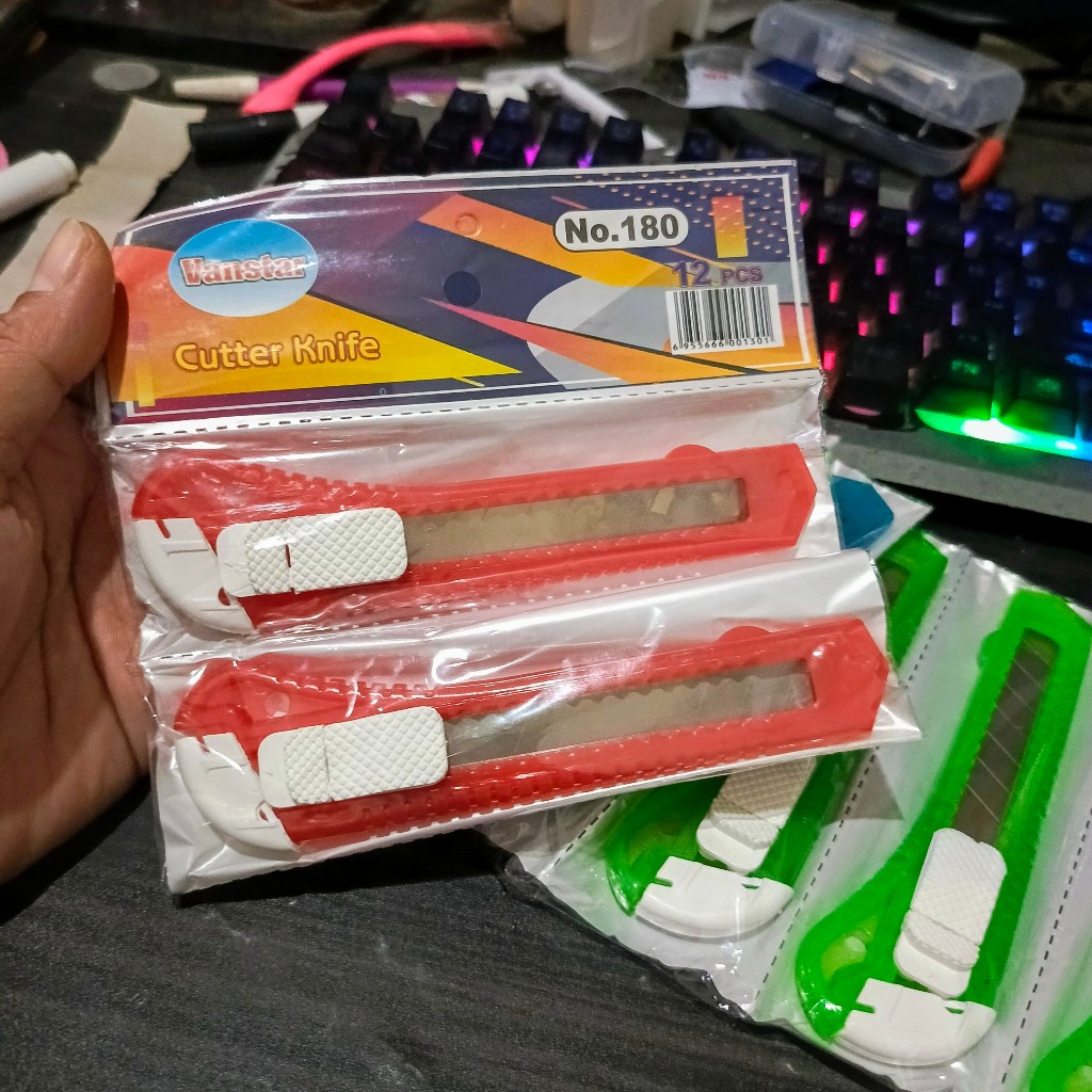 

GROSIR TROLIS Z117 cutter BESAR NO 180 VANSTAR pisau kertas alat kantor ART KNIVES - warna random pemotong kertas pisau kertas pisau cutter cuter transparant TROLISTORE GROSIR ATK KEDUNGWUNI PEKALONGAN JAWA TENGAH