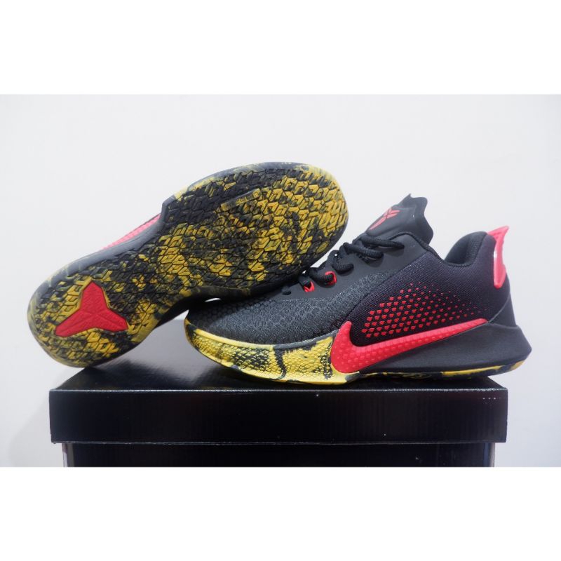 SEPATU BASKET NK KOBE MAMBA FURY LOW BLACK RED