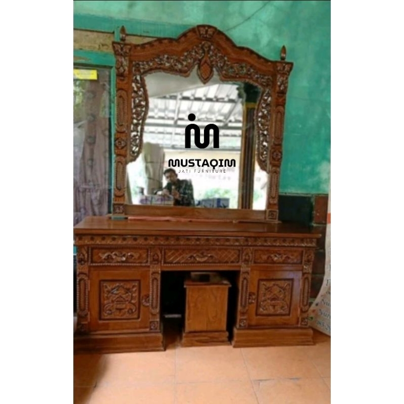 Meja rias ukir jepara/tolet ukir jepara model gebyok bahan kayu jati