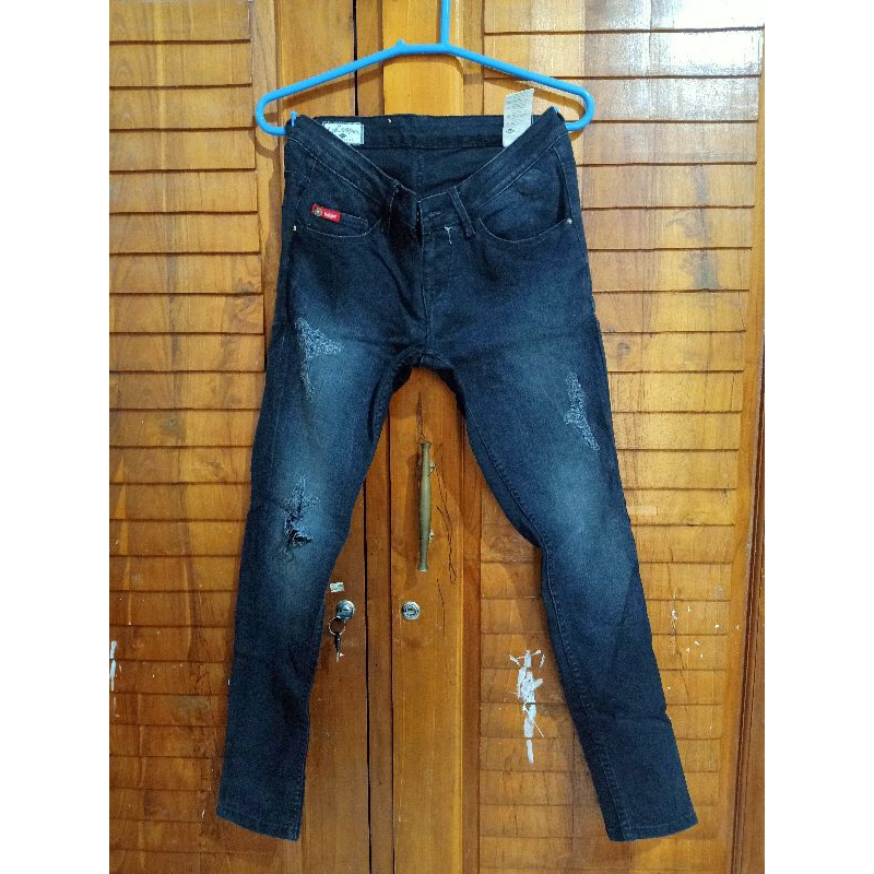 Celana Jeans Ripped (preloved)