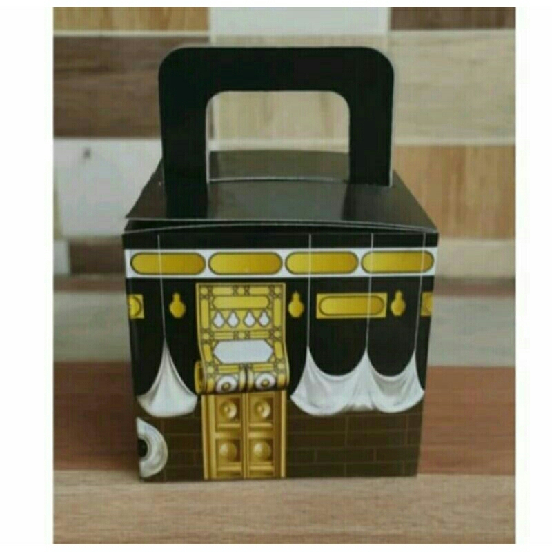 

Dus box bentuk Ka'bah oleh-oleh haji dan umrah terbaru 1 pak isi 50 pcs