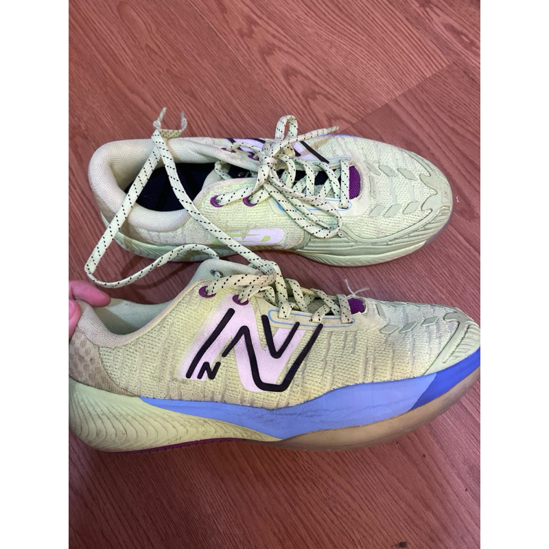 sepatu tennis NB second