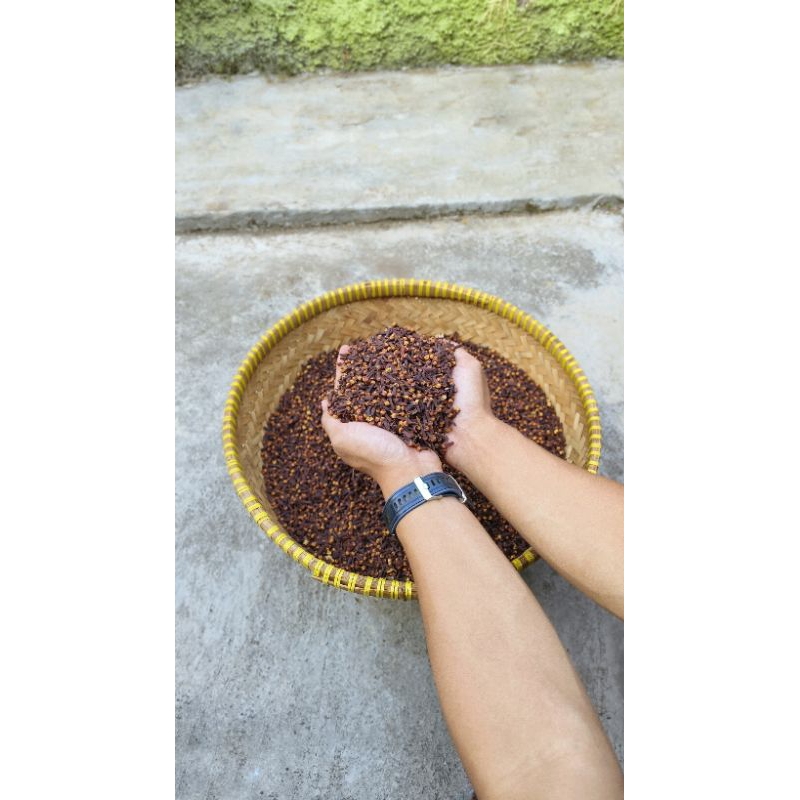 

CENGKEH SUPER. cengkeh asli kiloan/gram. dipanen di desa penghasil cengkeh