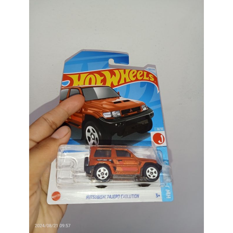 Hotwheels Mitsubishi Pajero Evolution Mainan Mobil Koleksi