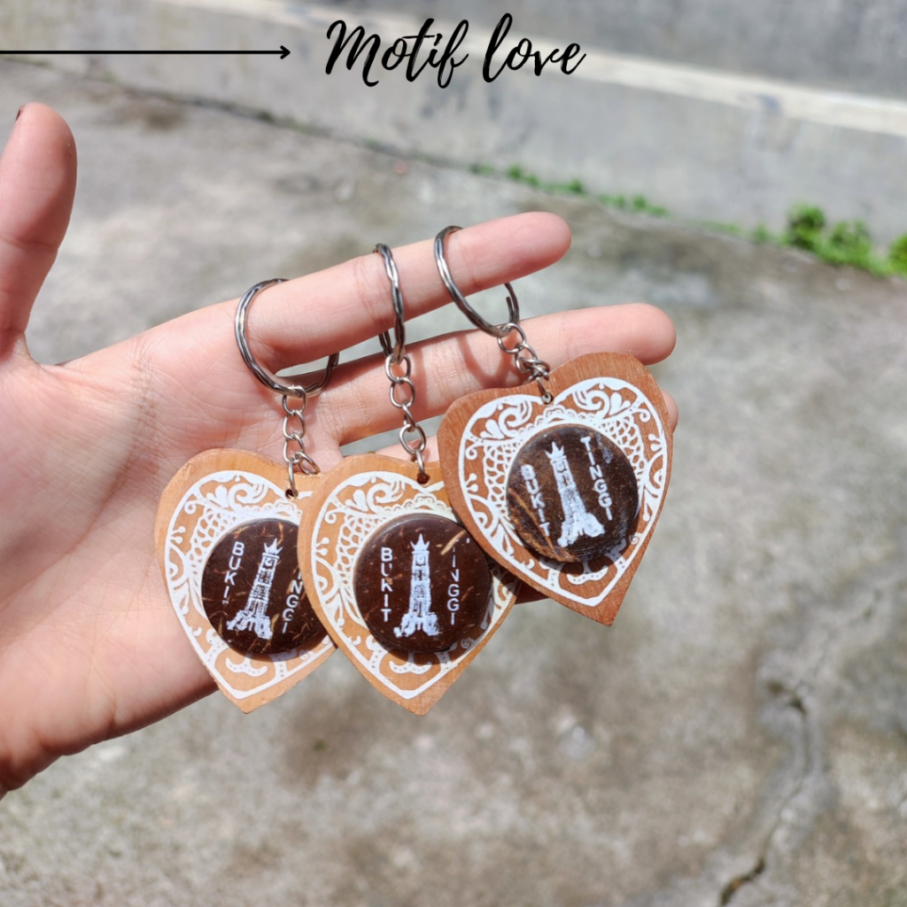 GANTUNGAN KUNCI KAYU BUKITTINGGI/OLEH-OLEH GANTUNGAN KUNCI BUKITTINGGI/SOUVENIR BUKITTINGGI/4 PCS 10