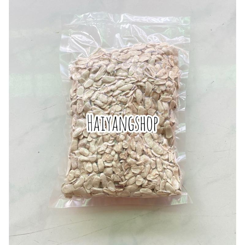 

Biji Buah Mahoni Kupas / Sky Fruits / Xiang Tian Guo " Isi 100GR " - 100 GRAM