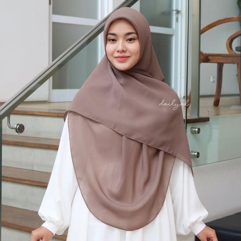 HUMAIRA SCARF/HIJAB SEGI EMPAT OVAL BY DAILYAL.