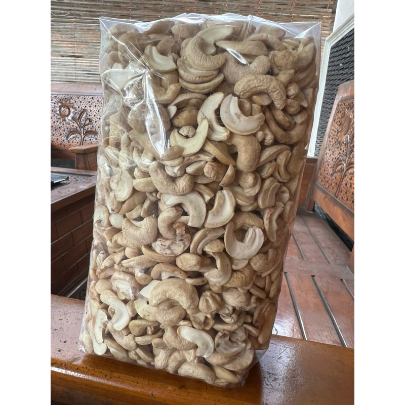 

KACANG METE BELAH MENTAH ASLI WONOGIRI