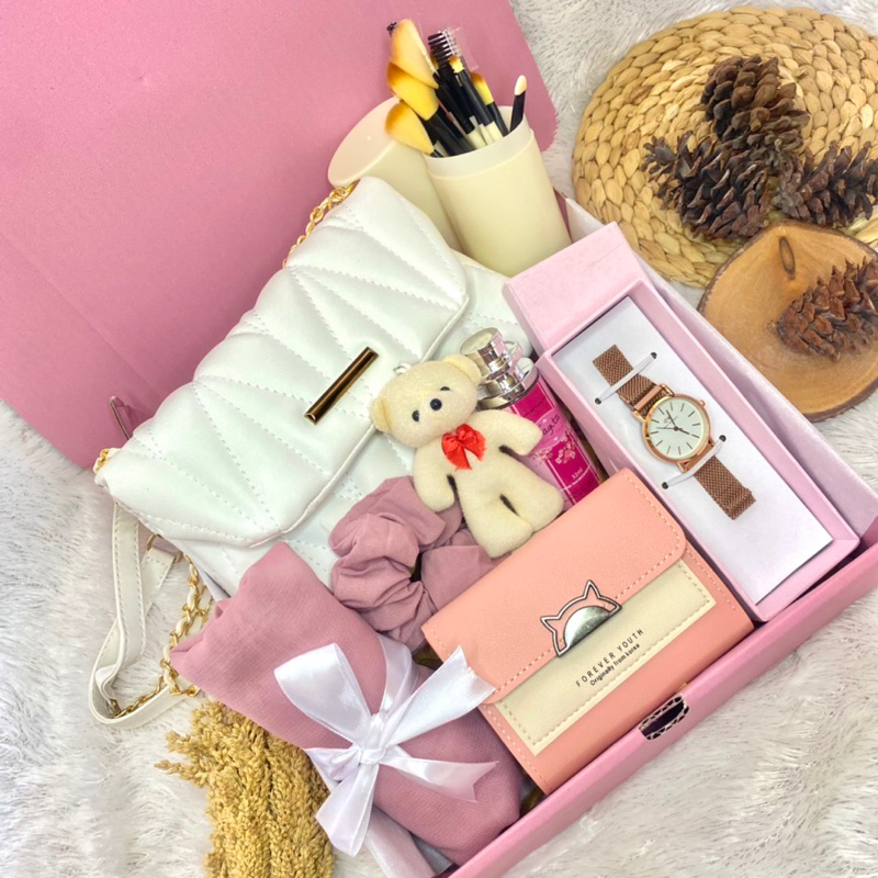 

HAMPERS CEWEK | KADO CEWEK | GIFTBOX CEWEK | HADIAH ULANG TAHUN | KADO ANNIVERSARY | BISA COD