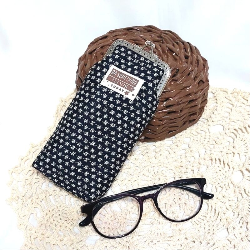 Dompet Kacamata/Dompet Behel/ Tempat kacamata