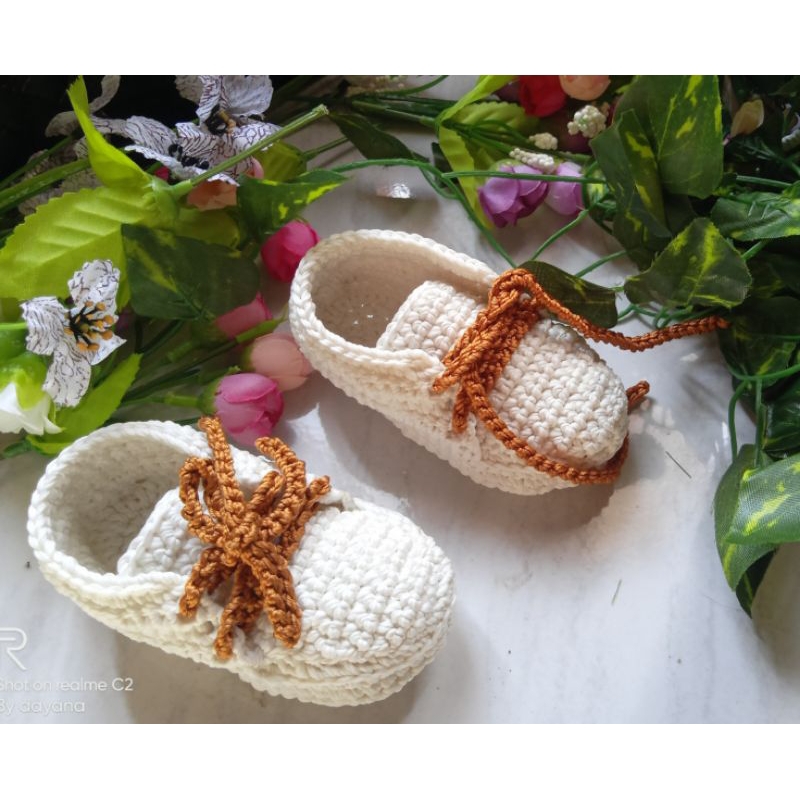 sepatu bayi cowok rajut