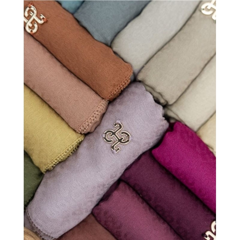 HL Signature Emboss Scarf