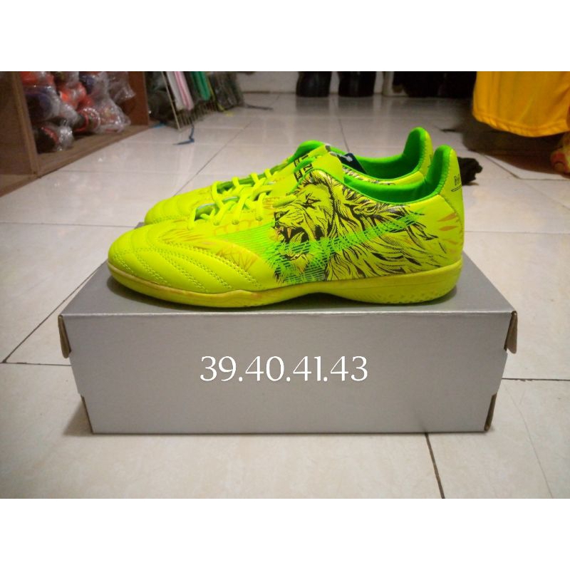 Sepatu futsal Mizuno Morelia New