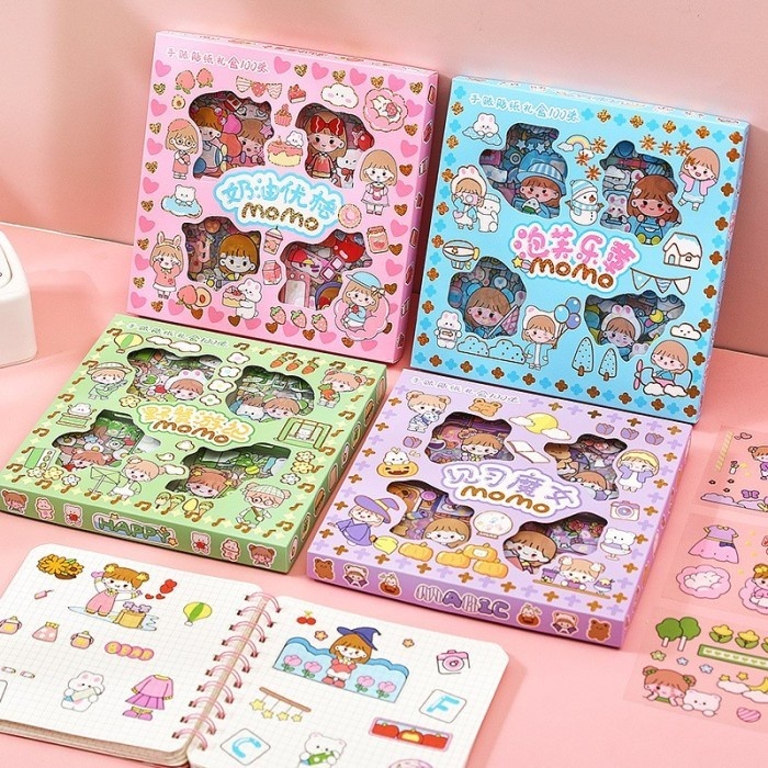 

STIKER MOMO ISI 100 PCS STIKER WATERPROOF ANTI AIR 2D BAHAN PET MOTIF KARTUN KOREA LUCU VIRAL