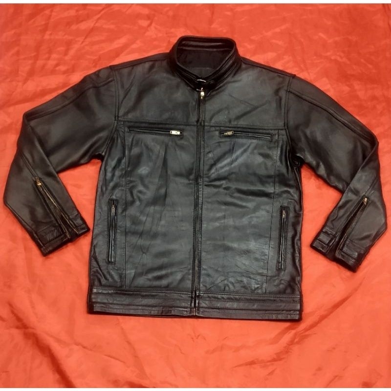 Lheater jaket pria.bahan kulit asli kodisi second rekondisi