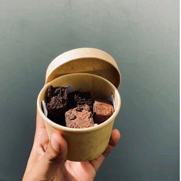 

Brownies in cup (8oz)