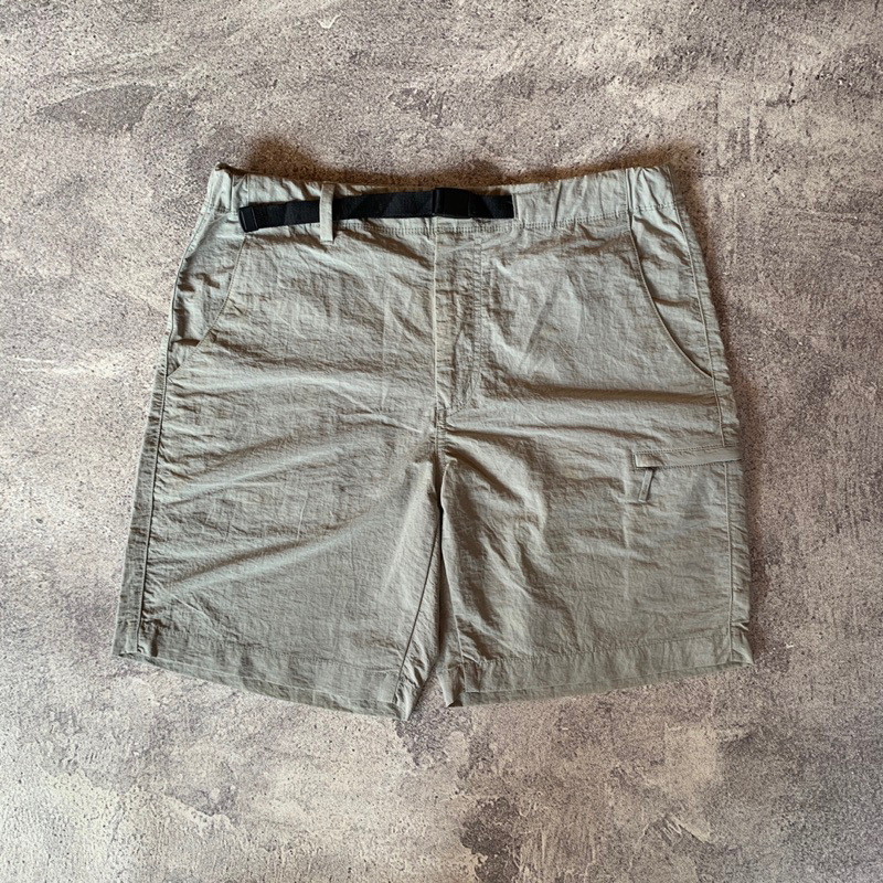 celana pendek uniqlo second / celana pendek utility second