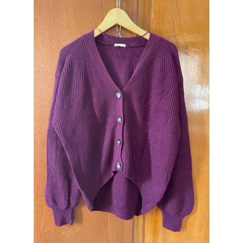 Cardigan rajut, Brand GU (Global Uniqlo)