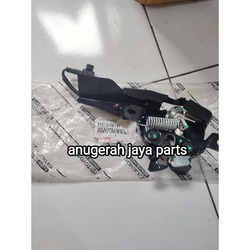 HOOD LOCK / Lock kap Mesin / Kunci Kap Mesin Innova 2010 Original