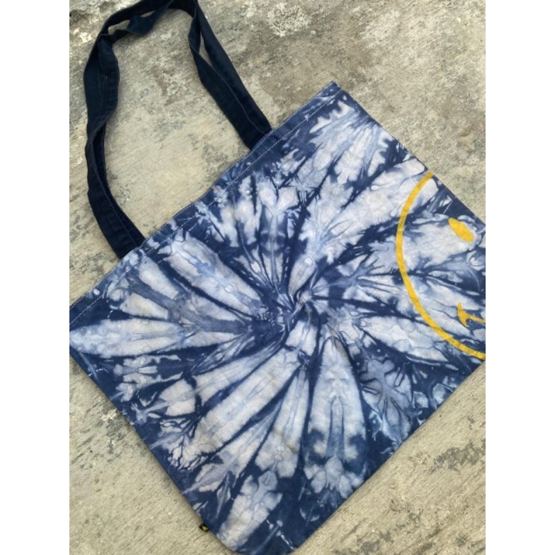 tottebag aye x smiley