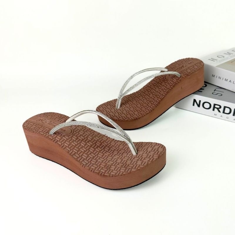 LOZTA Sandal Tinggi Wanita Karet Empuk Jepit Diamond Series