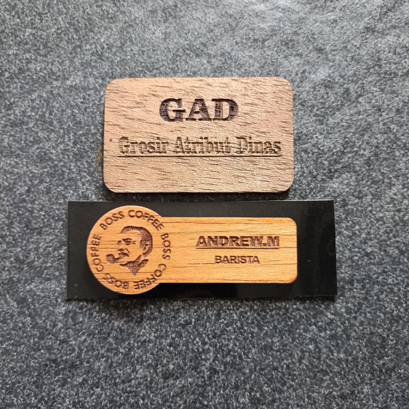 

Papan Nama/ Name tage dada kayu free logo