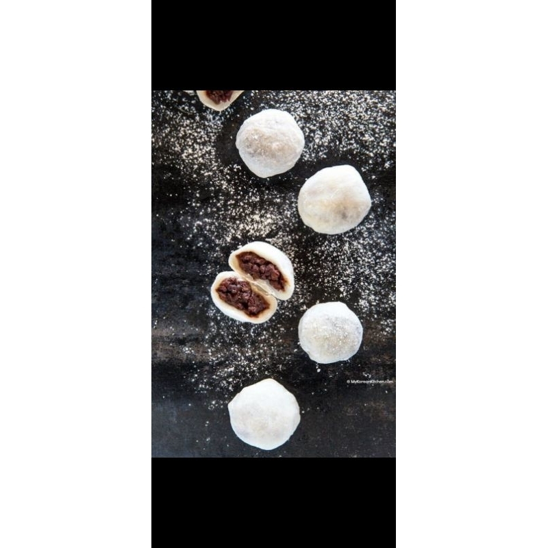 

Mochi kacang merah by Mochi'moyDaifuku