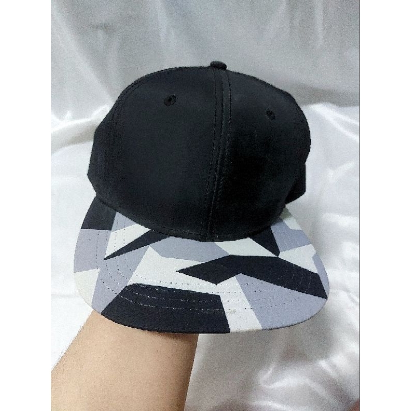 Topi Snapback Cap Hitam Miniso Life Japan
