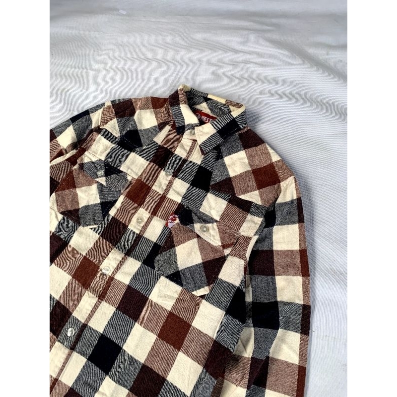 KEMEJA FLANNEL NESTA BRAND
