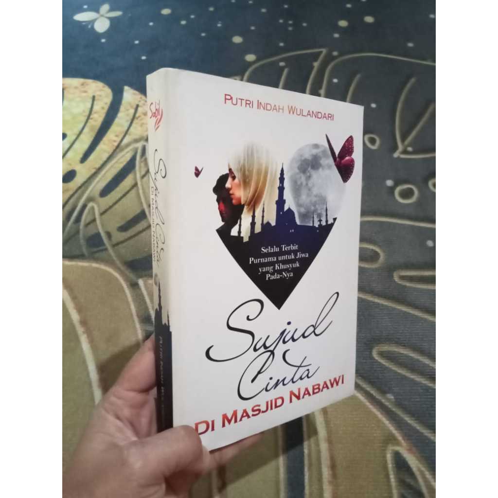 Novel Sujud Cinta Di Masjid Nabawi by Putri Indah Wulandari