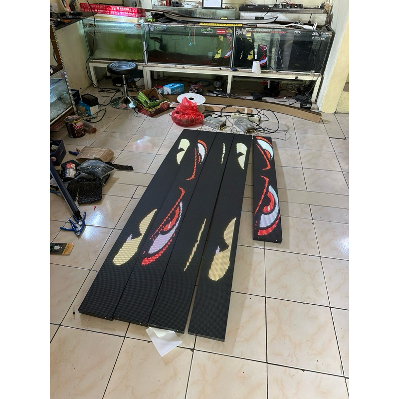 RUNNING TEXT P5 MATA MODEL SLIM LENGKUNG UNTUK BIG BUS