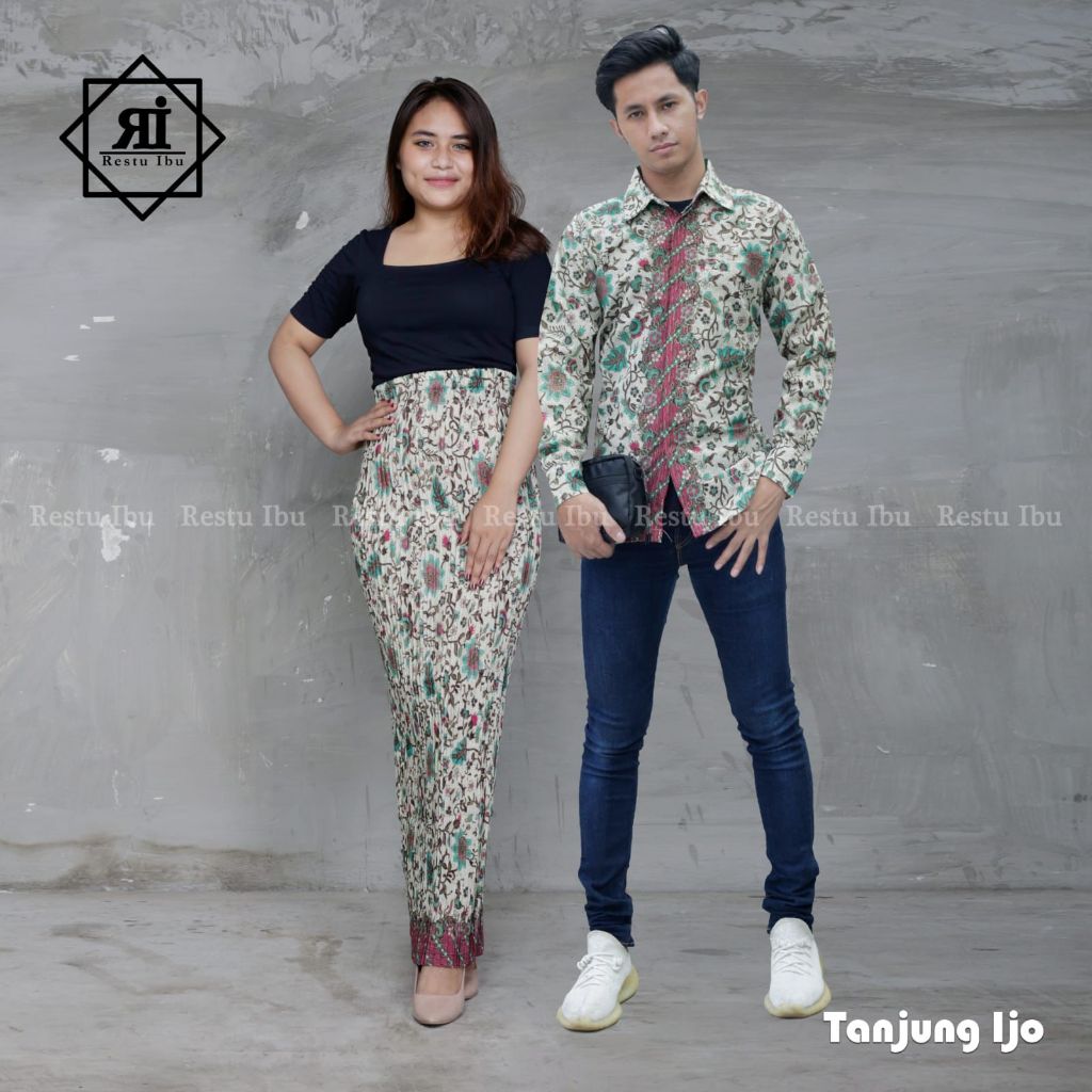 Couple Kemeja Batik Panjang Dan Rok Plisket Bawahan Kebaya Motif Tanjung Hijau