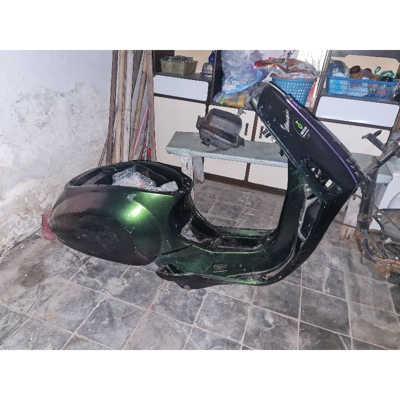 Vespa Body Tengah Vespa Sprint/Primavera bekas