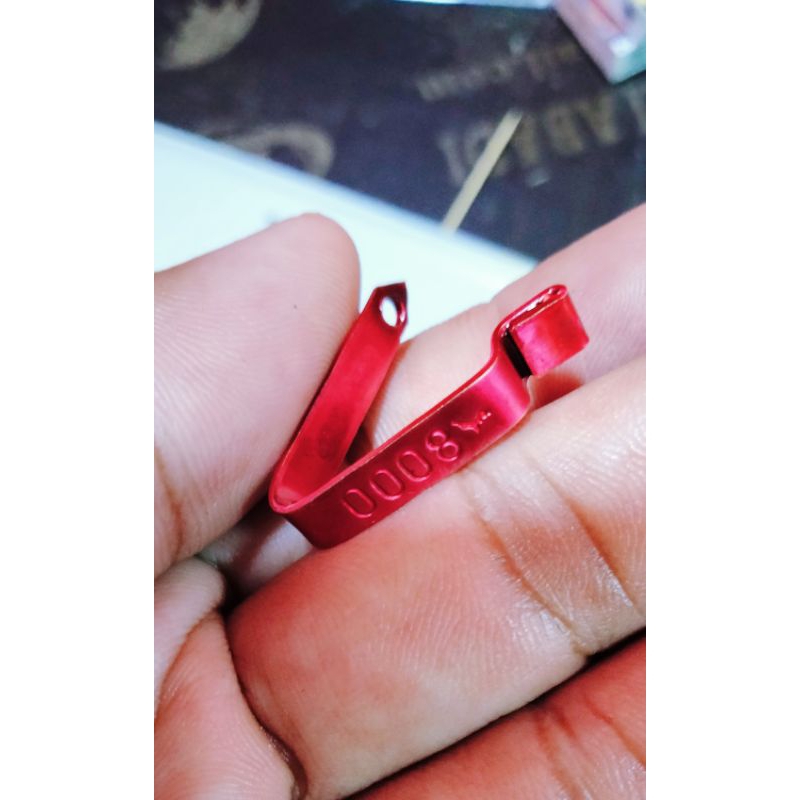 segel ayam( mini) ukuran 2cm x 4mm.harga per 1 pcs.Bisa riquest nama farm sendiri.
