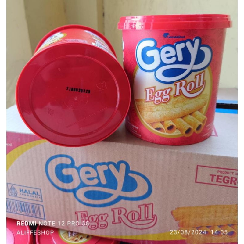 

1 toples jar gery egg roll wafer roll gerry