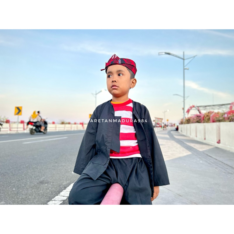 BAJU ADAT SAKERA MADURA / BAJUSAKERA / BAJUMADURA / BAJUSAKERAKHASMADURA / BAJU ADAT KHAS MADURA ( S